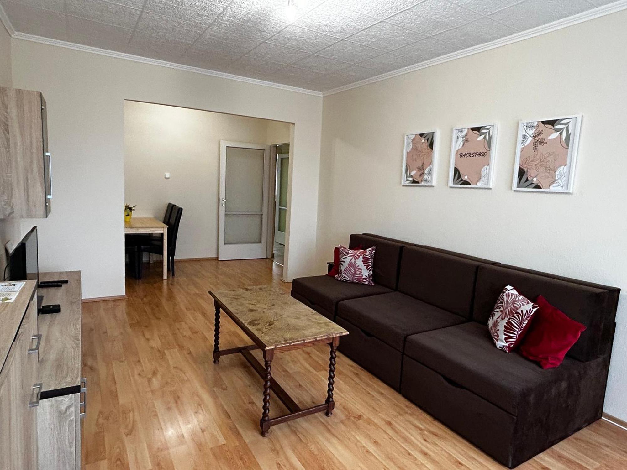 Backstage Apartment เยอร์ ภายนอก รูปภาพ